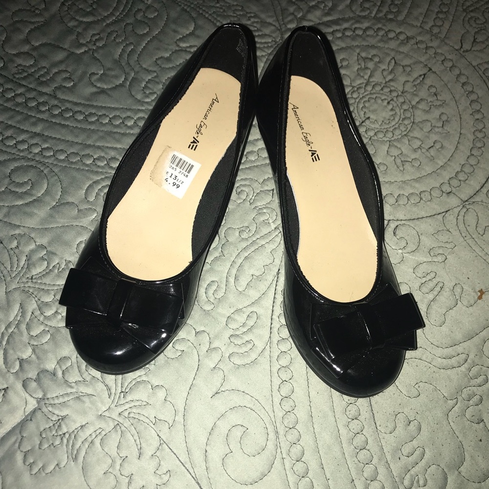 Girls patten leather shoes